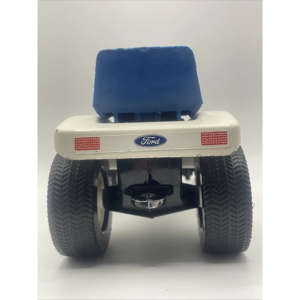 ERTL ford tractor